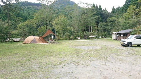 61-50(16-14)郭公の郷キャンプ場657SR