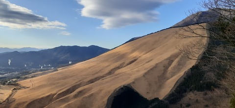 251-232(40-37)伽藍岳ゲリラキャン303_080722