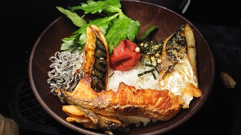 121-106(20-20)九重山麓風の丘683