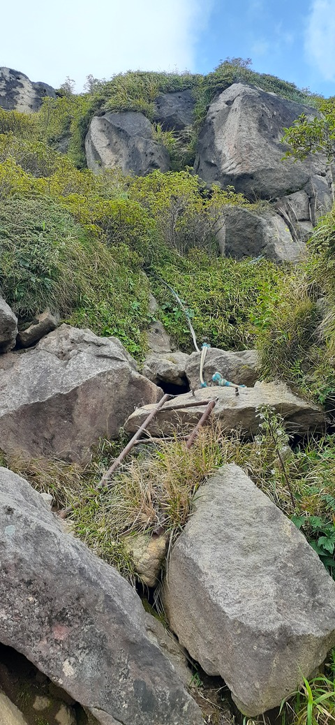 228-211(17-16)登山くじゅう連山910_095834