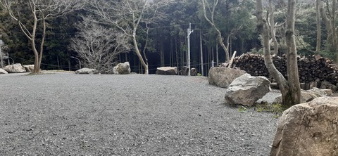 201-185(43-42)カワラテラス320_121635