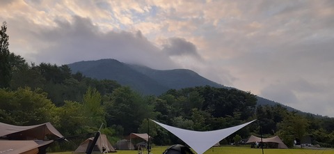 220-203(9-8)ゴンドーシャロレー723_053544