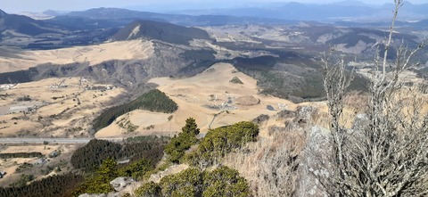 251-232(40-37)伽藍岳ゲリラキャン303_103459