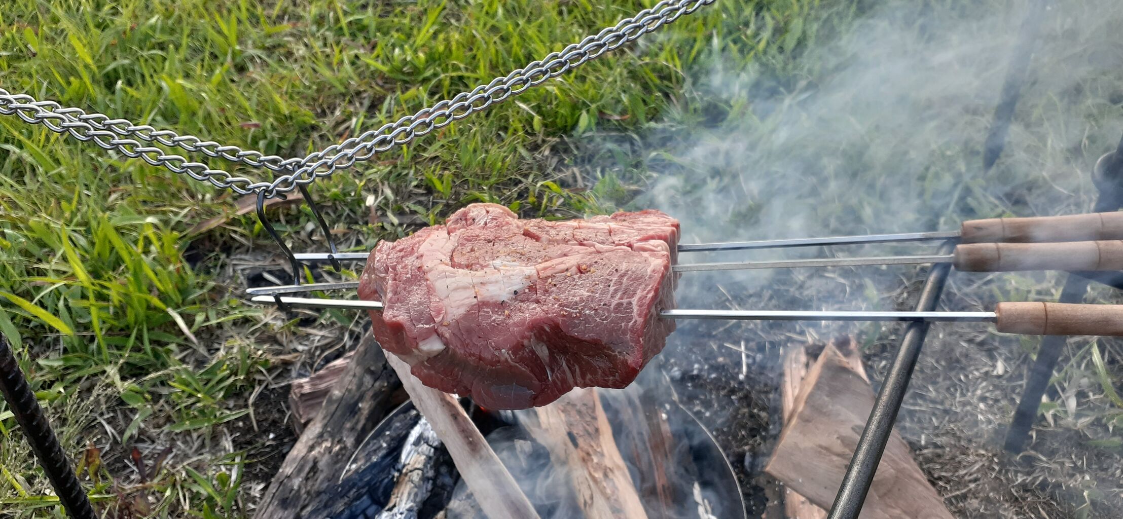 直火焼き肉にwildガブリエルで肉汁スプラッシュ 直火からの即席暖炉で暖まる夜と開放的過ぎる温泉 オートキャンプ場遊牧民 後編 ラヲキャン ラーメンヲタクがキャンプ沼にズブズブハマるまで 直火焼き肉にwildガブリエルで肉汁スプラッシュ 直火からの即席暖炉で暖まる夜と開放的過ぎる温泉 オートキャンプ場遊牧民 後編 ラヲキャン ラーメンヲタクがキャンプ沼にズブズブハマるまで