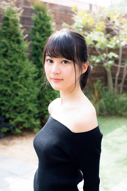 生田絵梨花　巨乳 