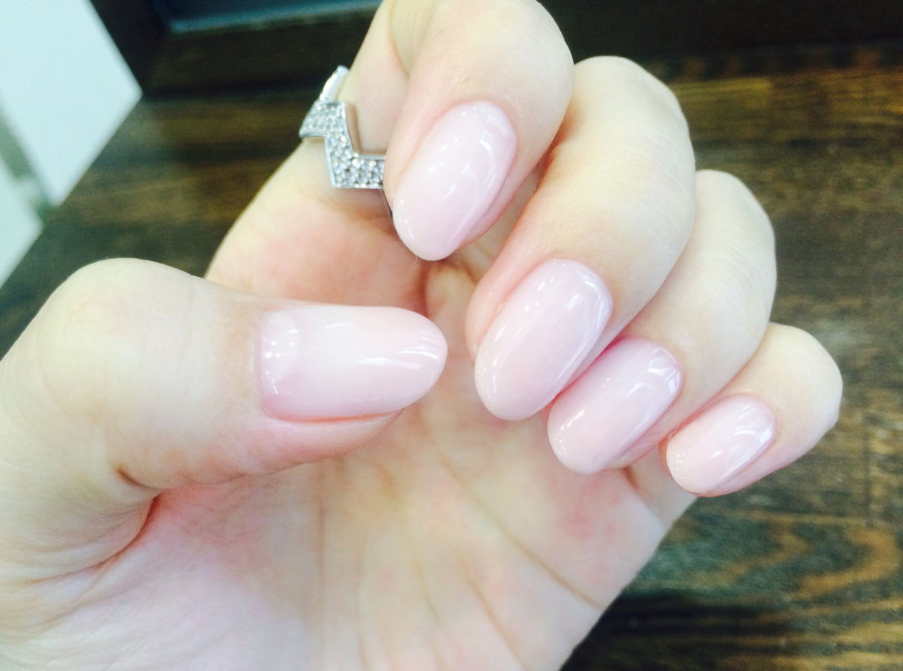 淡く透明感あるピンク 蛯原友里の ゆるーり ゆりな日々