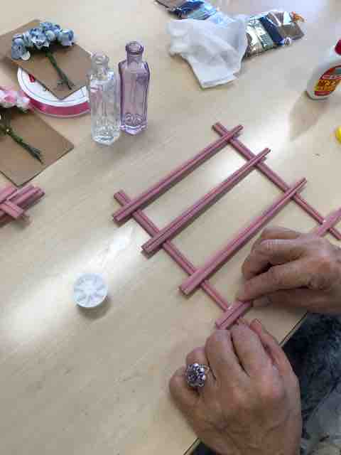 木製風壁掛け 小さな花瓶付き コミュニティガーデン百合が丘ブログ