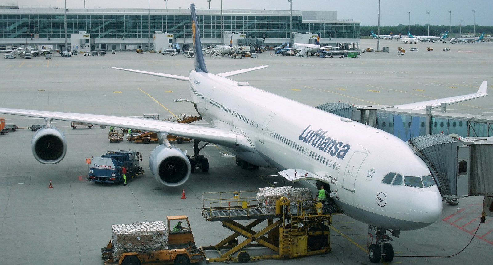 ルフトハンザのA340-600 : ゆりかもめ通信 on the blog