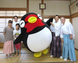 ゆるキャラ つばくろちゃん完成 まつりで披露 7月18日 燕 戸隠神社 映画出演も決まる ゆるキャラ つばくろちゃん完成 まつりで披露 7月18日 燕 戸隠神社 映画出演も決まる