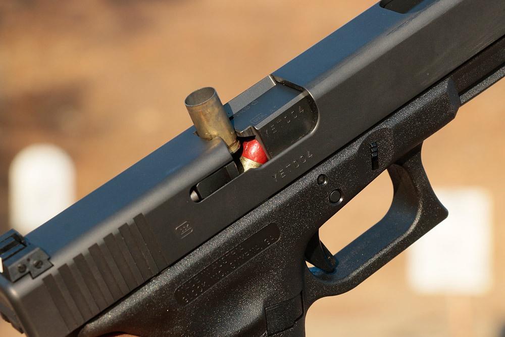 次元「オートマの銃はジャムるからリボルバーの方が実戦では強い」 : ゆるゲーマー遅報