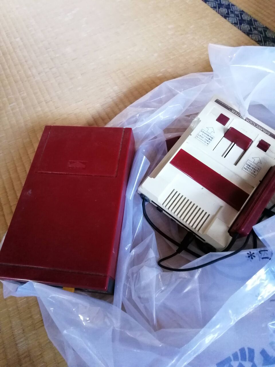 大掃除してたらファミコンとディスクシステムが出てきた ゆるゲーマー遅報 大掃除してたらファミコンとディスクシステムが出てきた ゆるゲーマー遅報