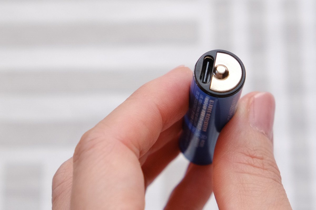 ❹DSCF7608c・ダイソー・USB充電式リチウムイオンバッテリー