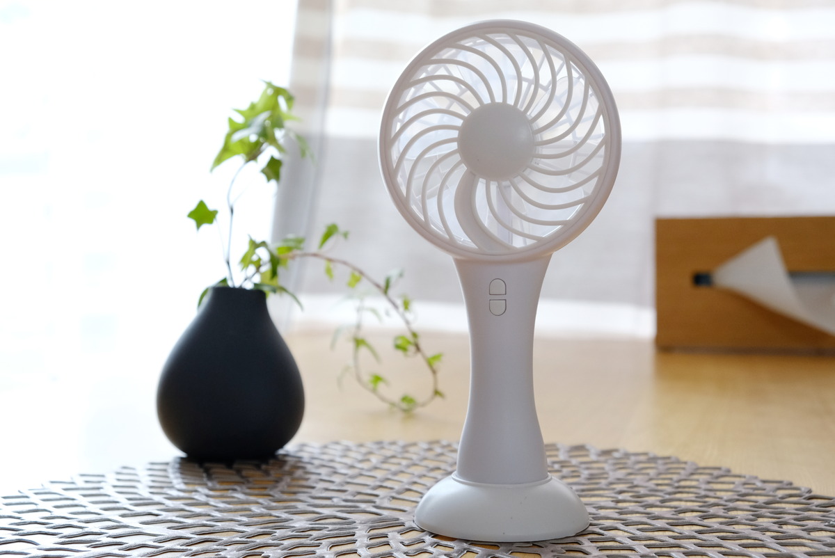 ダイソー・充電式　ハンディ扇風機④
