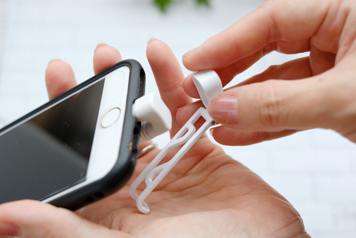 キャンドゥ・U字ケーブル スタンド付き・圧倒的持ちやすさ・iPhone②