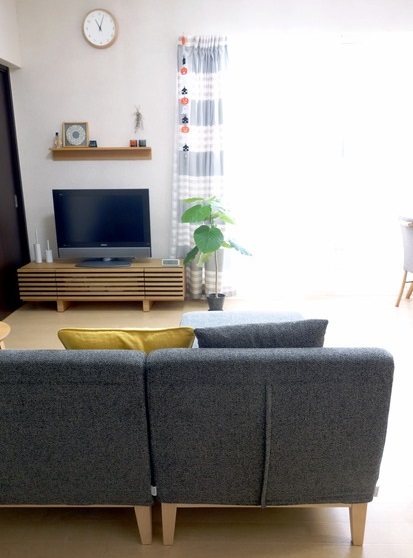 ニトリ・&Style・クッションカバー・ソファ・リビング全体・テレビ台①