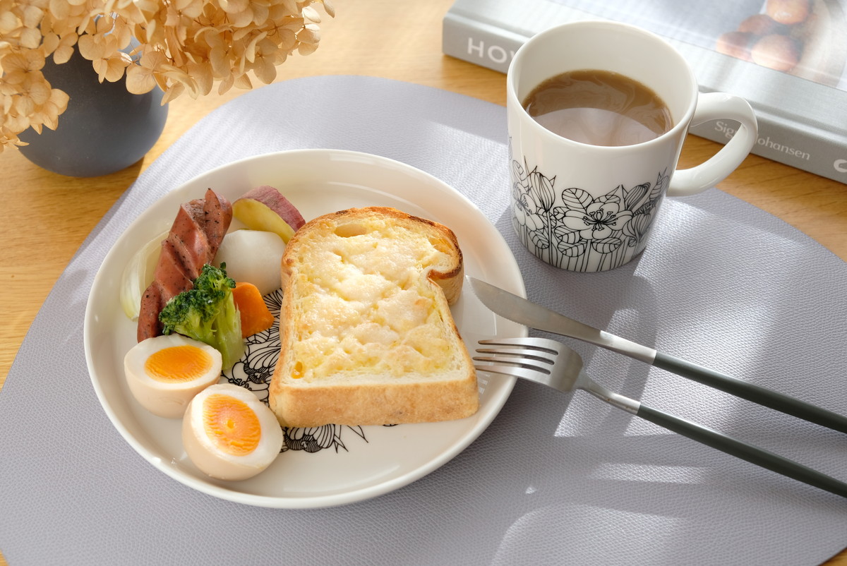 ❽2770②キャンドゥ・かんたん味玉クッカー・メロンパン