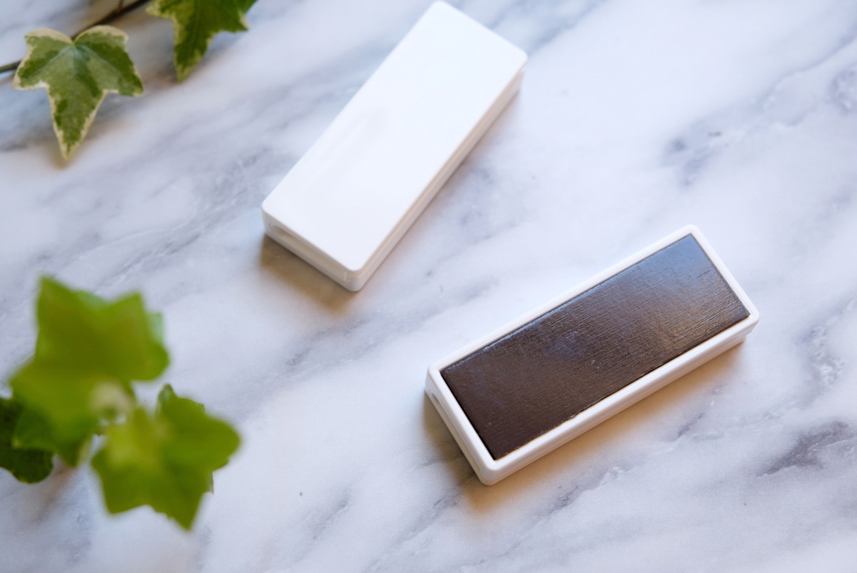 セリア・ラバーマグネット チューブホルダー①