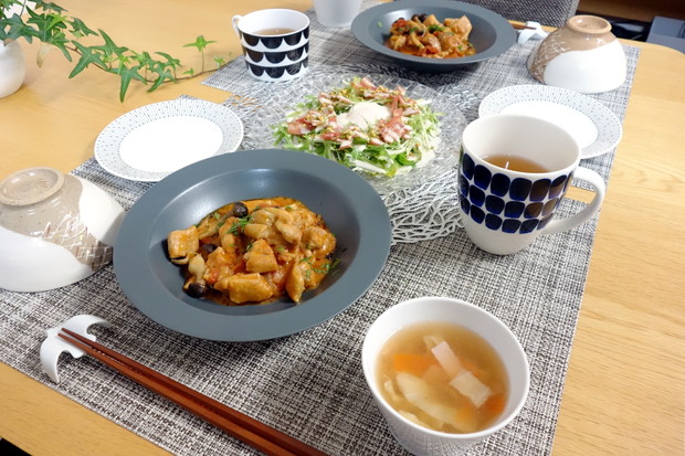 ENAパスタプレート・鶏もものトマト煮込み・ナハトマン・料理①