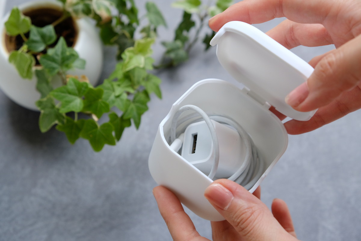 ❺7912②キャンドゥ・充電器ケース&スマホスタンド