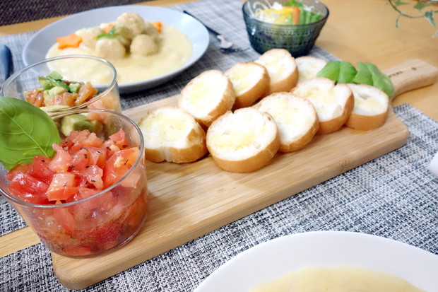 IKEA・OSTBIT サービングプレート, 竹・料理・ブルスケッタ①