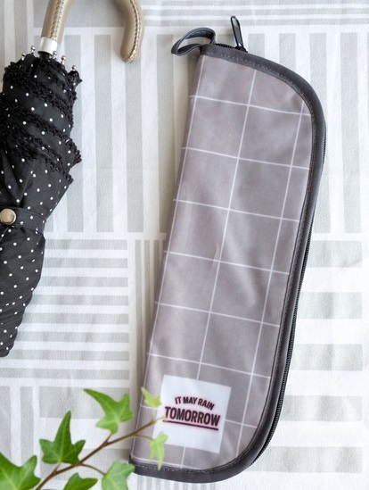 ダイソー・折りたたみ傘用収納袋（チェック柄）①