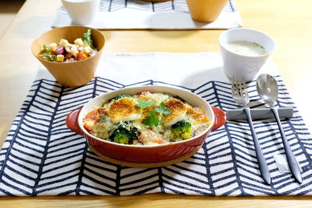 ジュビリーロンドン・ランチョンマット・ブラックホワイトウェーブ・料理・カレードリア②