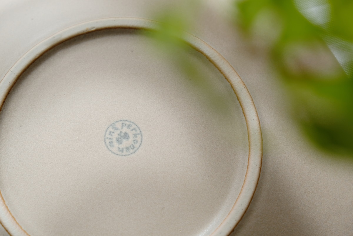 ミナペルホネン「タンバリンプレート」＊優しい雰囲気のライトブラウン