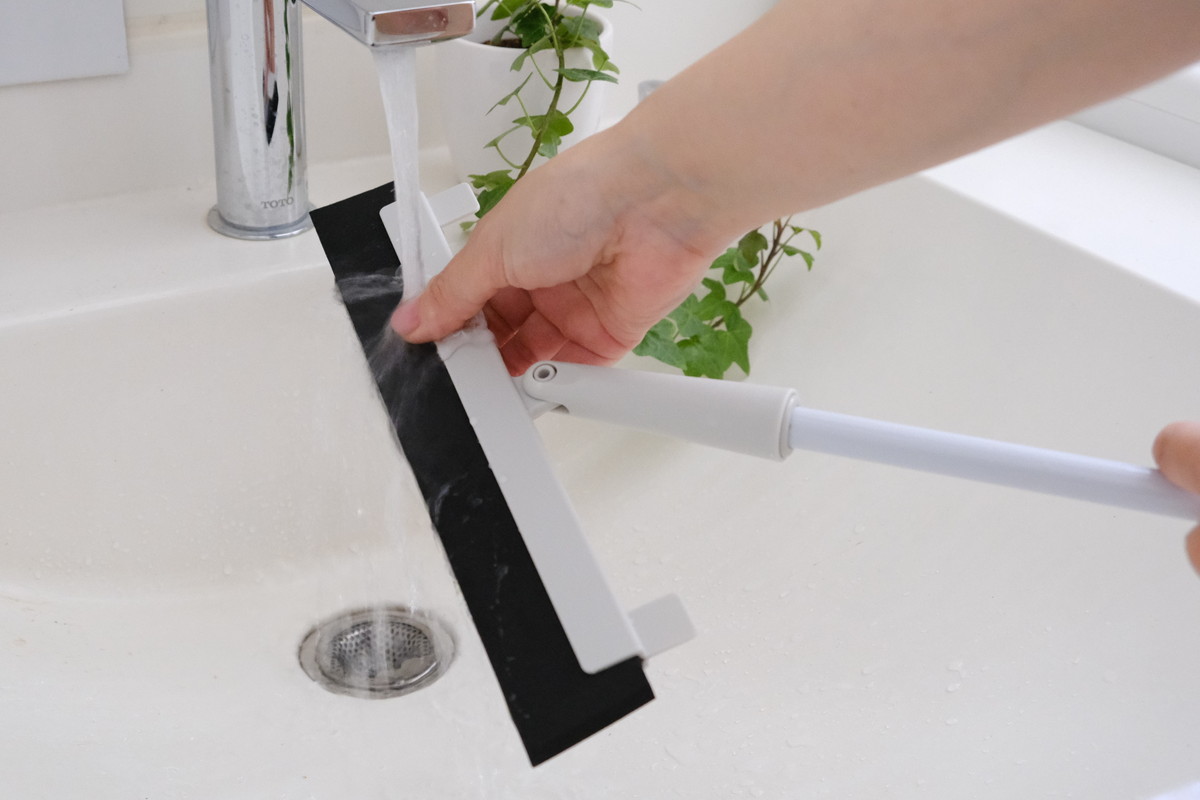 ❽DSCF5846②セリア・フロア ラバーほうき