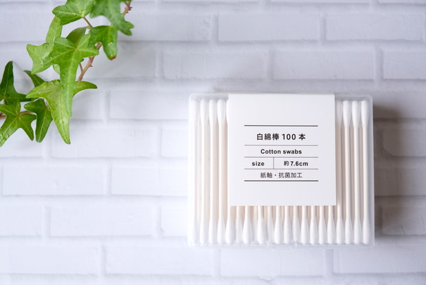 セリア・白綿棒　スクエアケース①