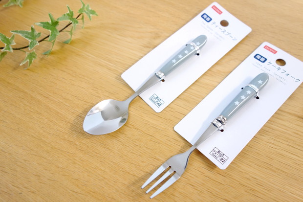 ダイソー・陶器　ティースプーン&ケーキフォーク①