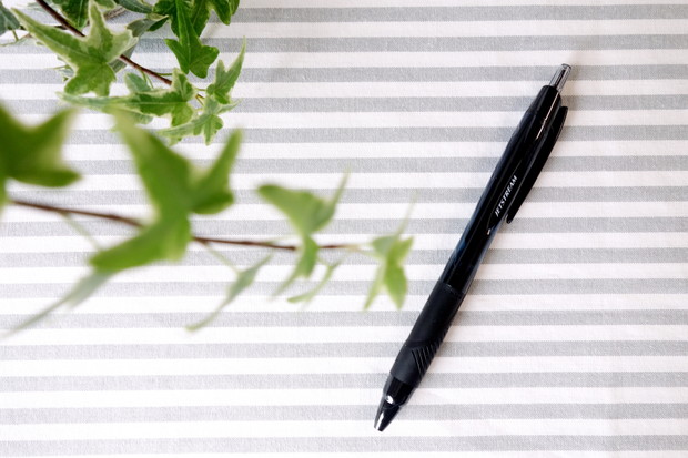 三菱鉛筆　油性ボールペン　ジェットストリーム　０.７ｍｍ　黒①