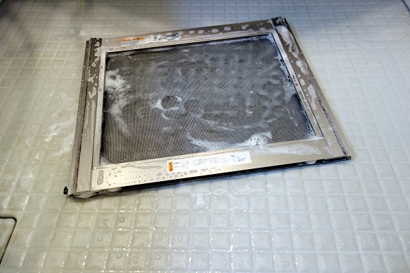 余り部屋・網戸③