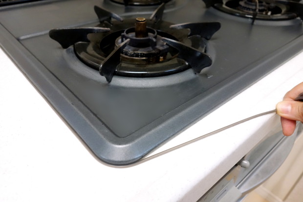 ダイソー・シリコーン IHすき間ガード・キッチン・コンロ①