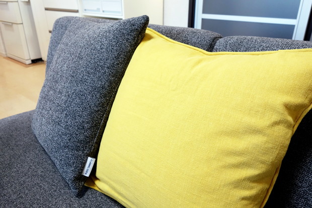 ニトリ・&Style・クッションカバー・ソファ②