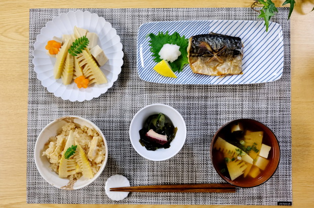 白山陶器・鯖の塩焼き・筍ごはん・筍の煮物・料理①