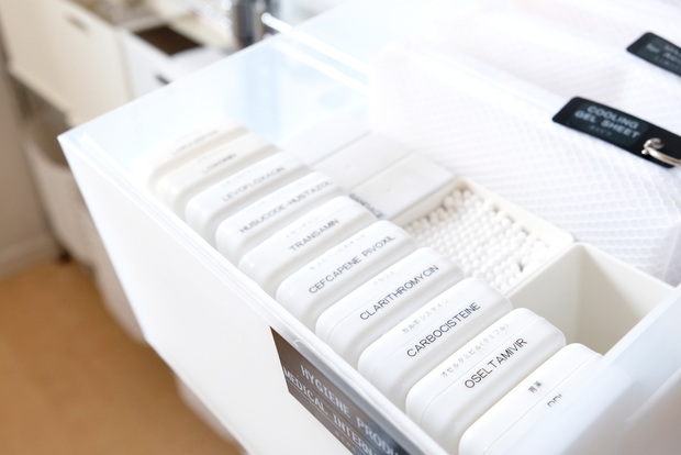 セリア・SD/microSD　カードケース・納戸・医療用内服薬収納②