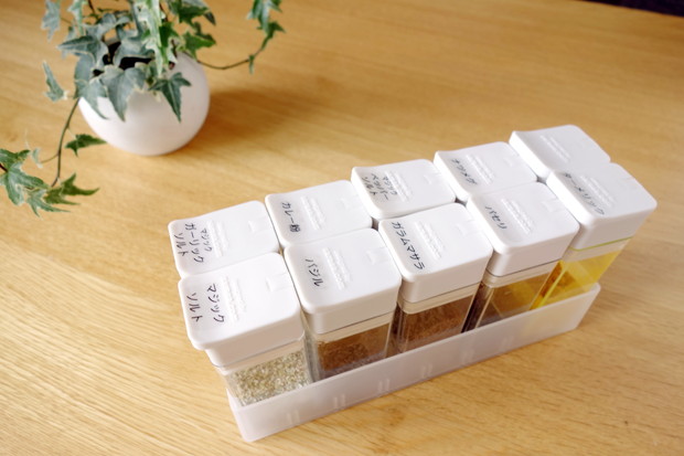 sarasaスパイスボトル・無印整理トレー①