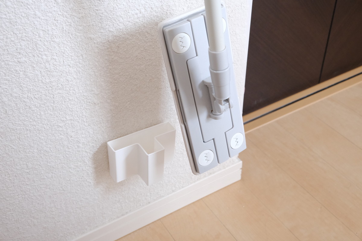 ⓫DSCF6282セリア・ピン式フローリングワイパーホルダー