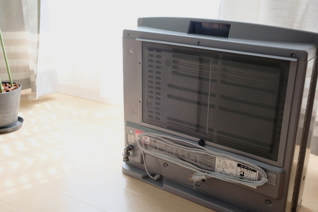 セリア・ピタッコ　透明粘着フック・ガスファンヒーター②