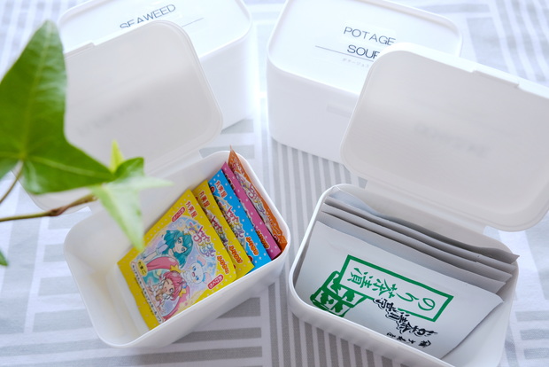 セリア・フタ付きケース トール・ふりかけ収納①