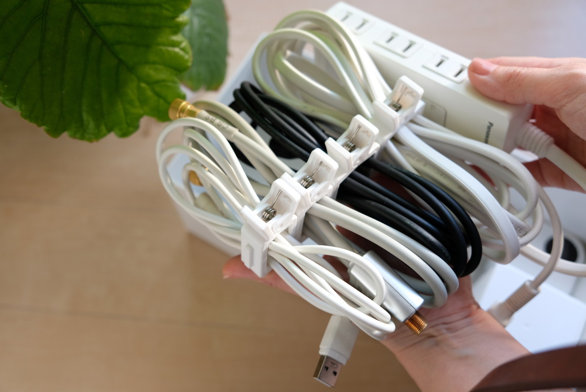 ❽5104セリア・つながるコードクリップ