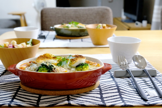 ジュビリーロンドン・ランチョンマット・ブラックホワイトウェーブ・料理・カレードリア①