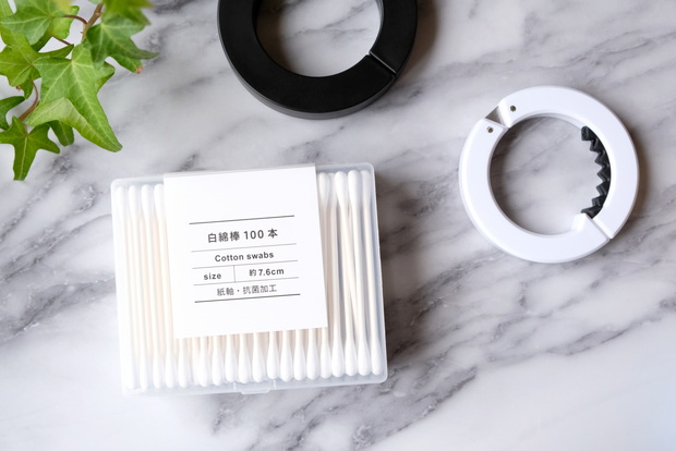 セリア・リング型バッグフック・白綿棒　スクエアケース①