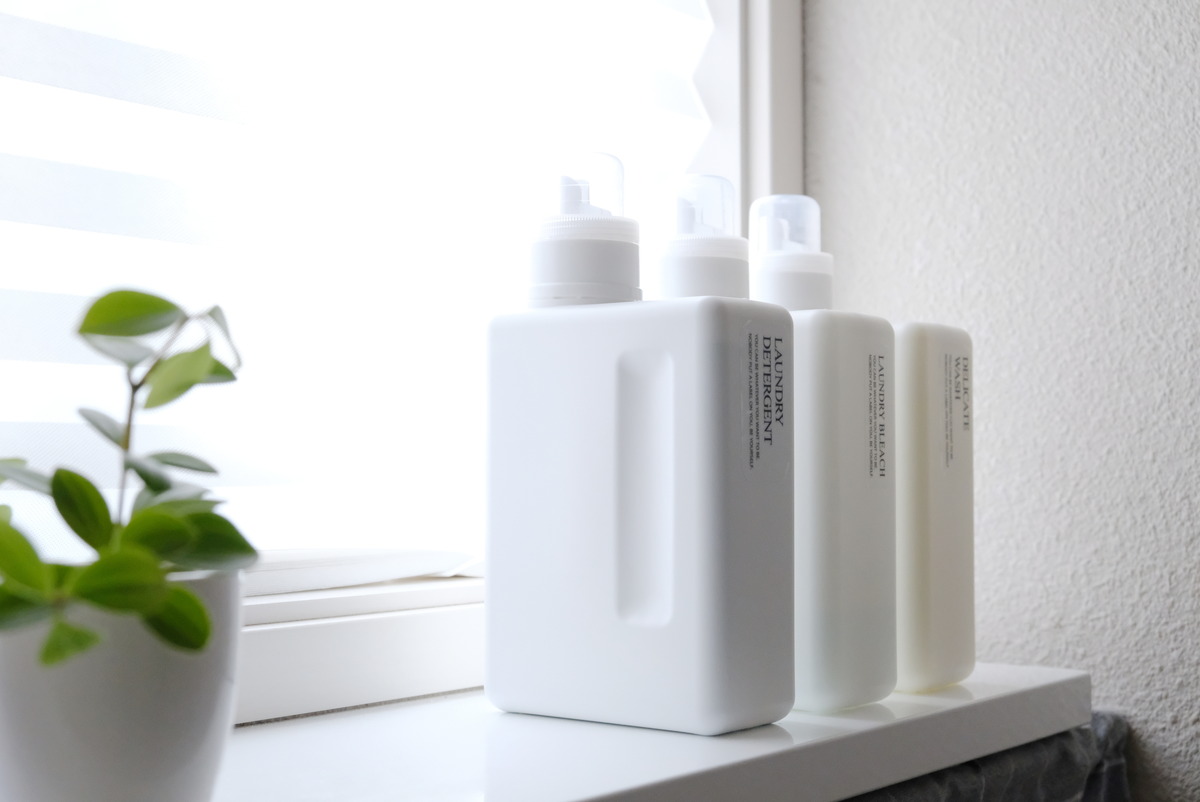 クレスbottle.B-1000ml・ブック型・洗剤詰め替えボトル・洗面所①