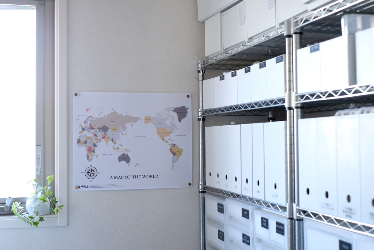 AIR WALL WORLD MAP・納戸①