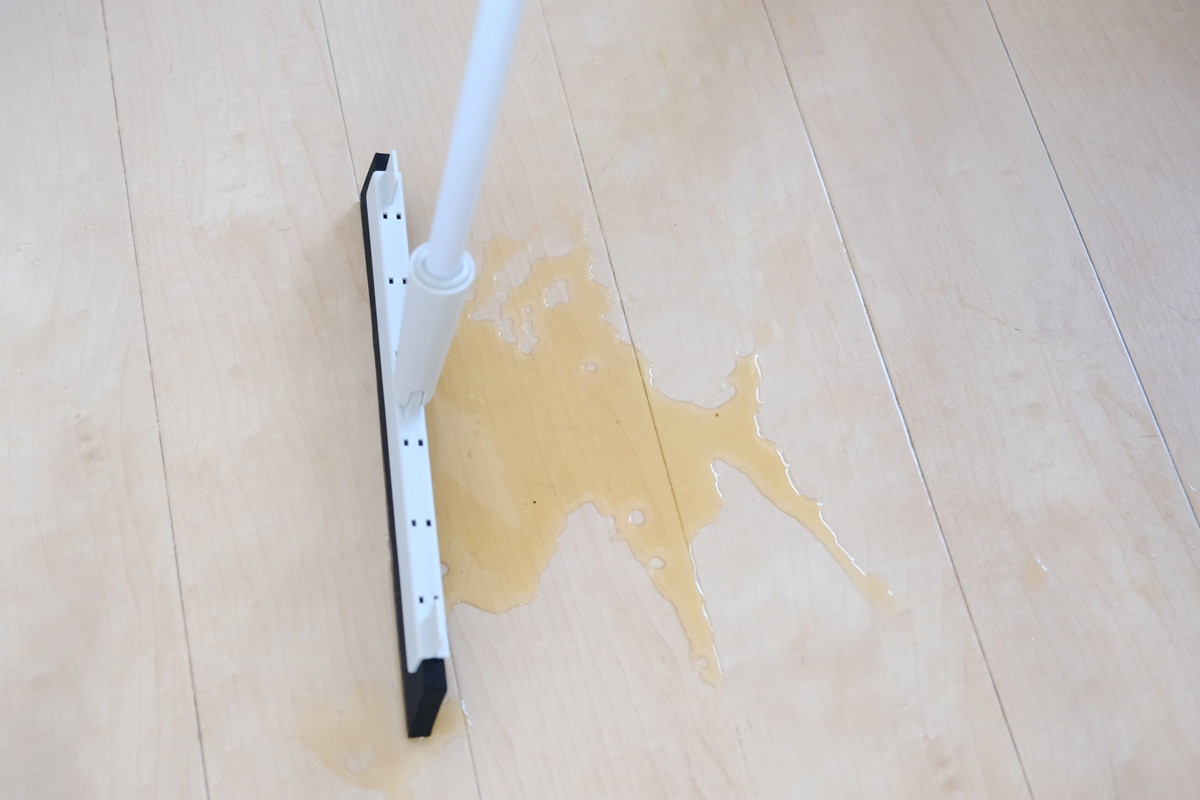 ❼DSCF5859②セリア・フロア ラバーほうき