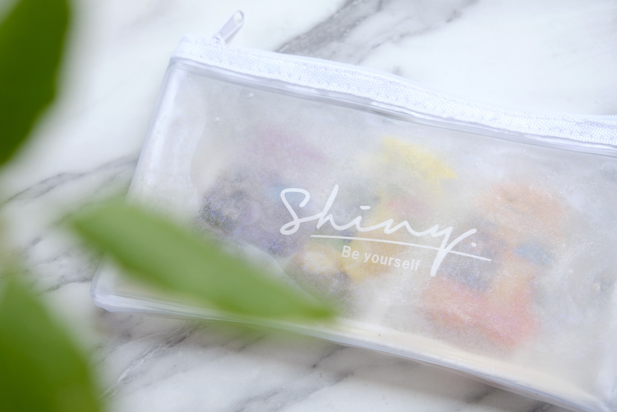 キャンドゥ・保冷剤入りポーチ　モノトーン①