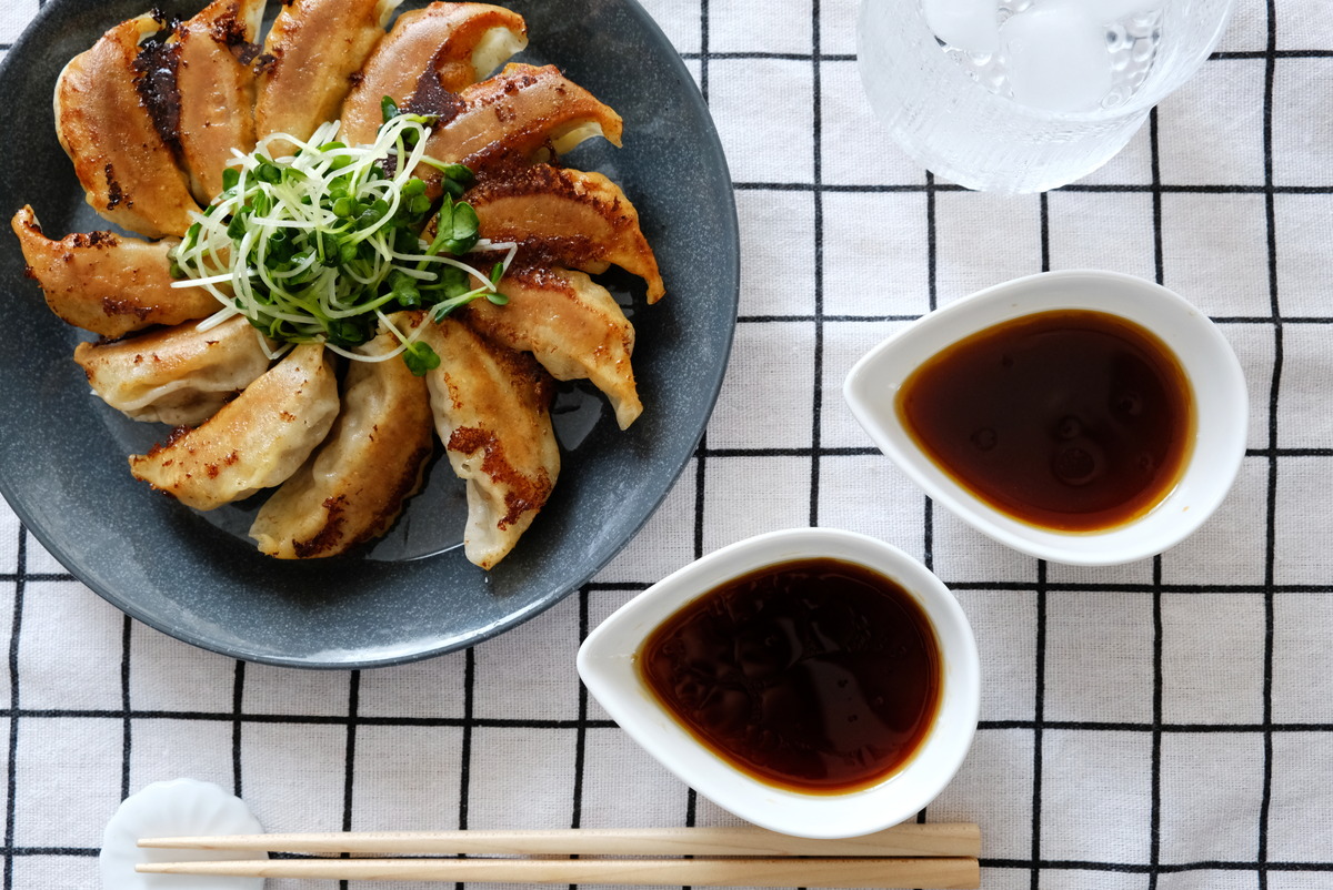 ニトリ・11cmボウル・ドロップ型・餃子・タレ②