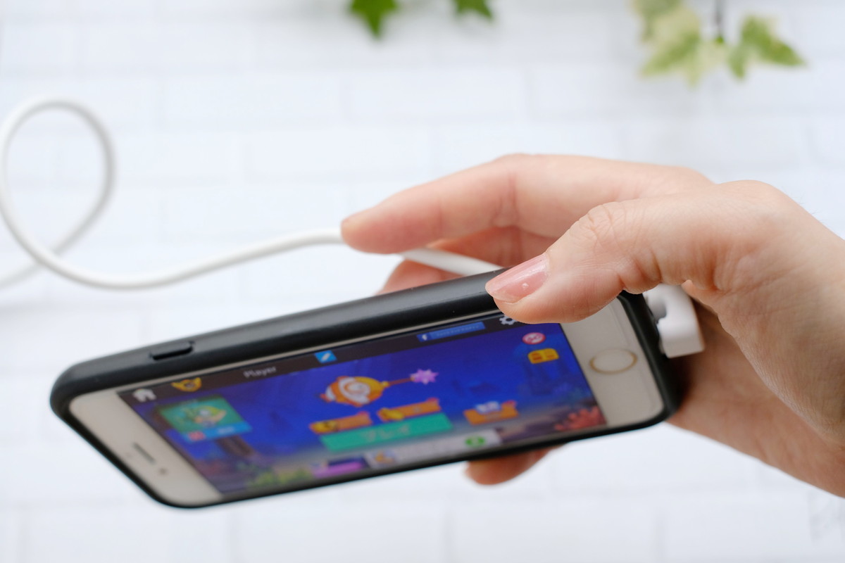 キャンドゥ・U字ケーブル スタンド付き・圧倒的持ちやすさ・iPhone③