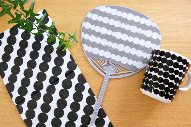 セリア・布うちわ オーバルドット①